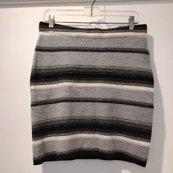 Toad&Co MERINO WOOL HEARTFELT SWEATER SKIRT, Heather Grey Ombre Stripe N…